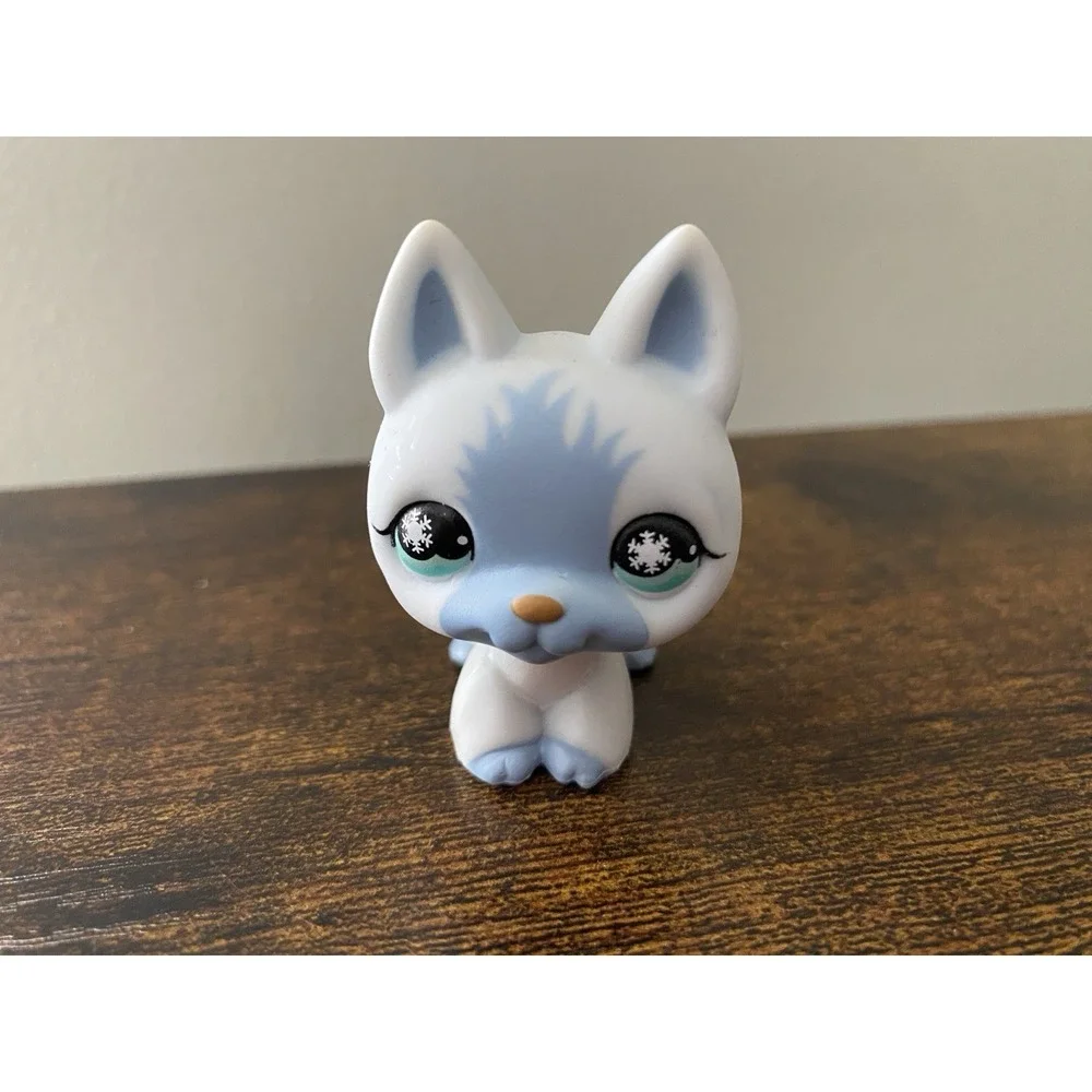 Littlest Pet Shop LPS #689 German Shepherd Dog Blue Snowflake Eye Ice 2007